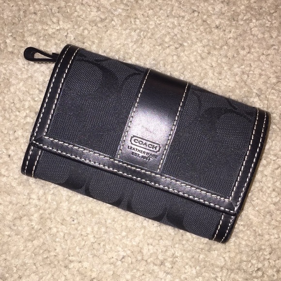 Coach Handbags - ➖COACH • KEYFOB WALLET